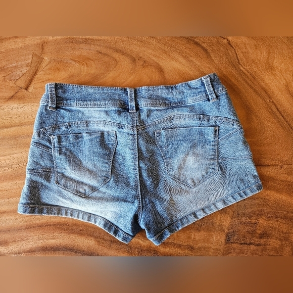 Bluespice 9 inch Denim Women's Shorts Size 5 A00166 - Picture 3 of 7